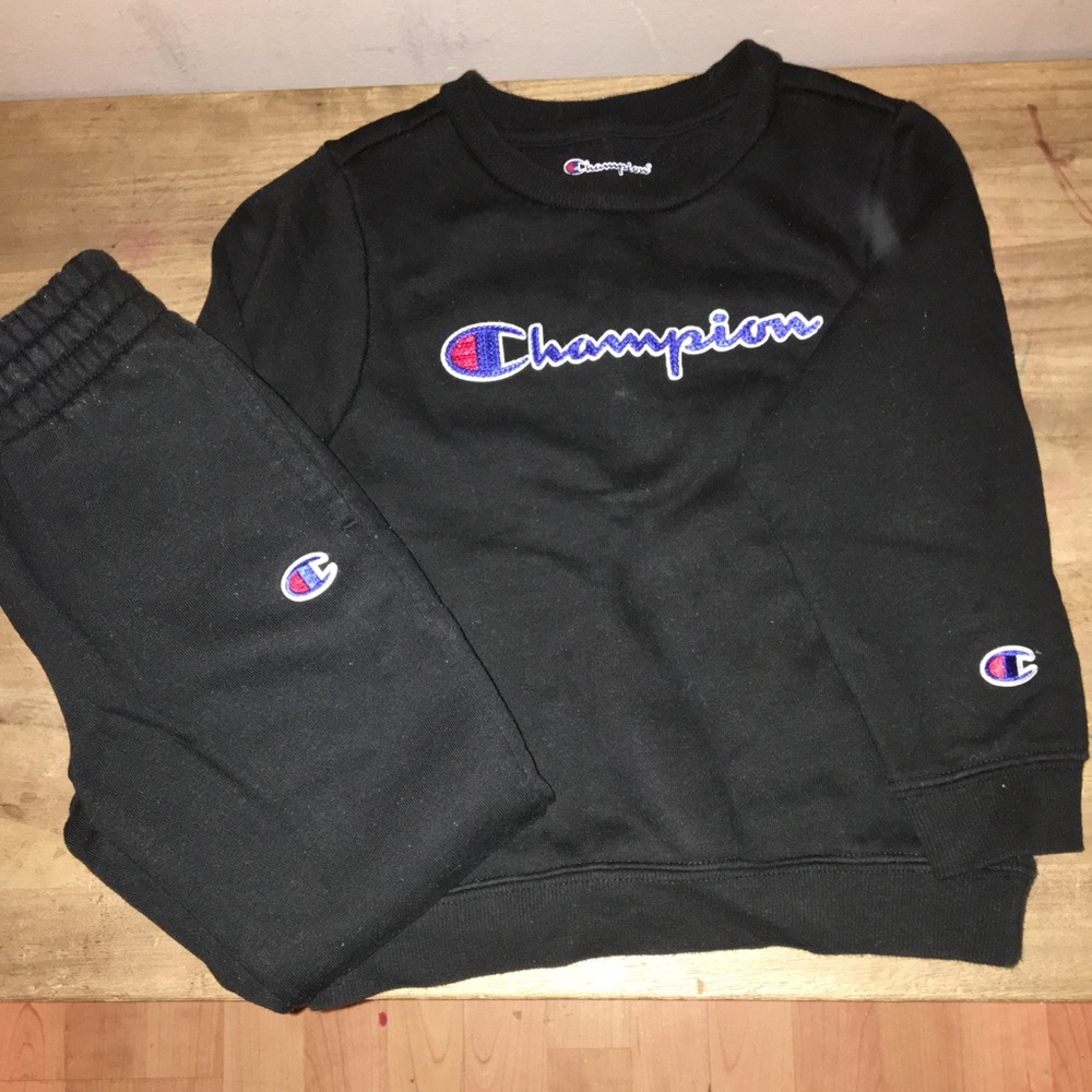 Black champion sweatsuit set 4T